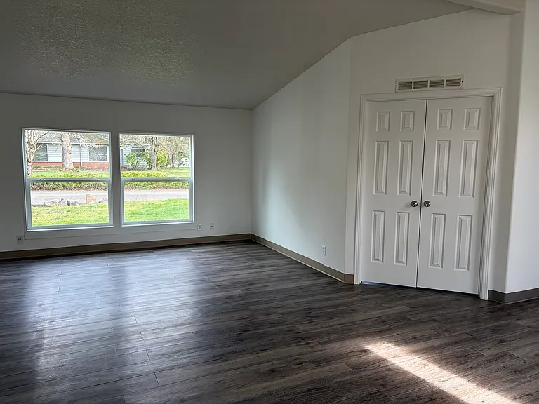 370 NE South Shore Rd — Photo 23