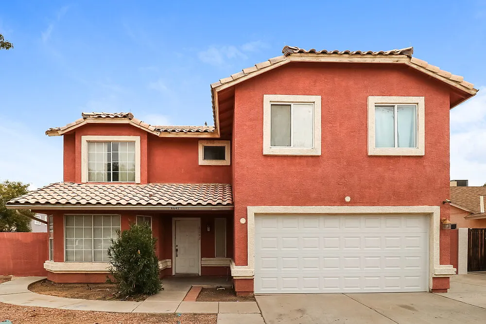 6 bed, 2.5 bath, 2440 sqft, $2,895 — Photo 1