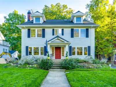 2904 Scarborough Rd, Cleveland Heights, OH, 44118