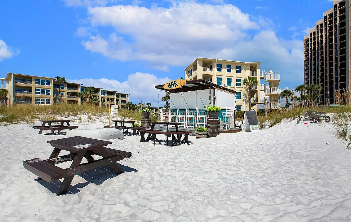 2 bed, 980 sqft, $3,595 — Photo 1