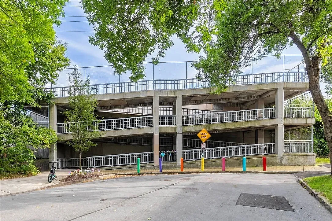 Building Photo - 102 Colby St #4
