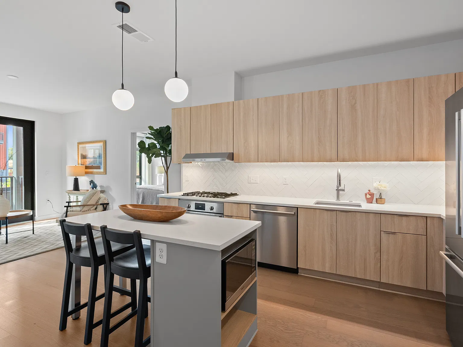 2 bed, 2000 sqft, $3,200 — Photo 4
