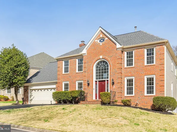 8608 Cherry Dr, Fairfax, VA 22031