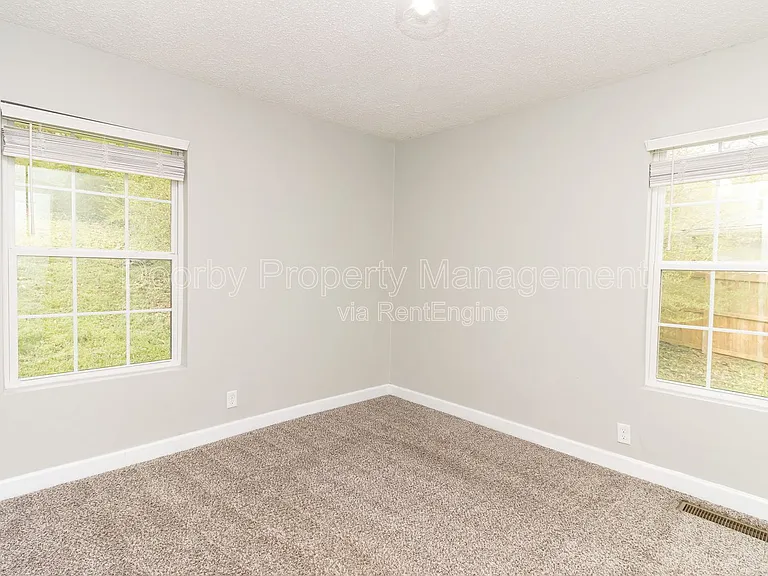 3629 Thrushwood Dr — Photo 16