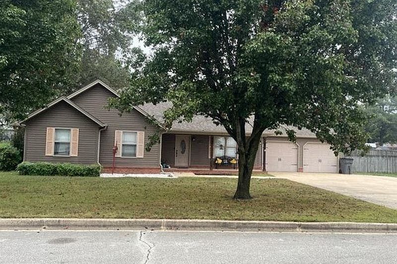 1st image of 1813 Cloverdale St