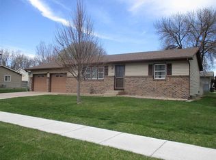 1203 W 11th St, Kearney, NE 68845