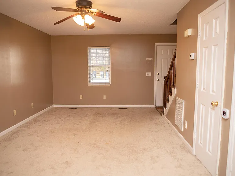 747 Sheridan Pl #40 — Photo 5
