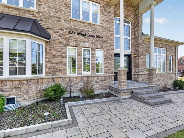 824 Black Cherry Dr, Oshawa, ON L1K 0P5