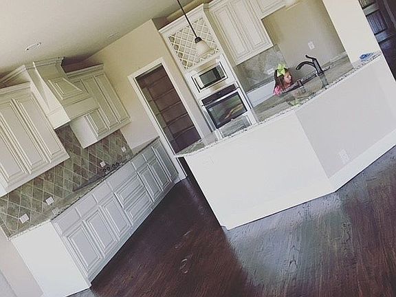 2nd image of 484 Sagebrush Dr