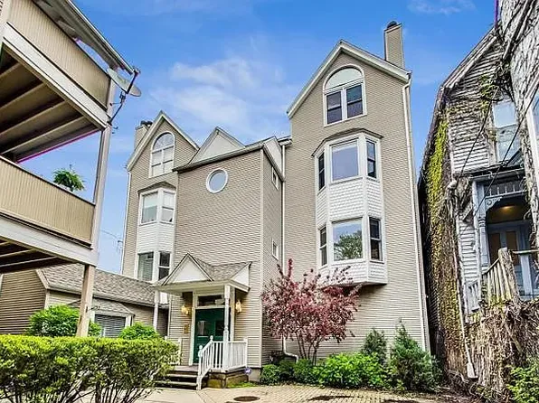 3045 N Kenmore Ave, Chicago, IL