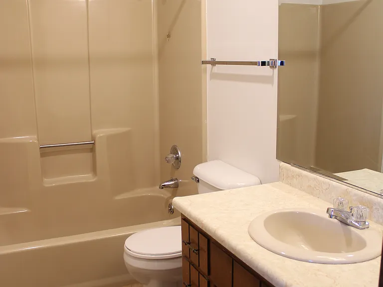 1015 Babcock St — Photo 24