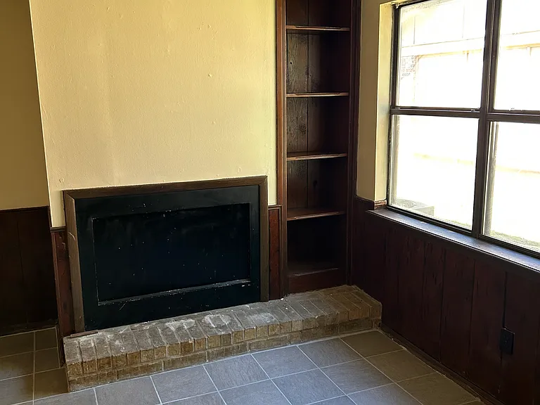 2820 Grinnell Ave — Photo 5