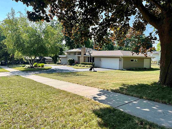 3rd image of 2317 W Memorial Dr