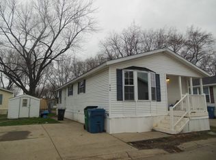 446 Sterling St E, Justice, IL 60458