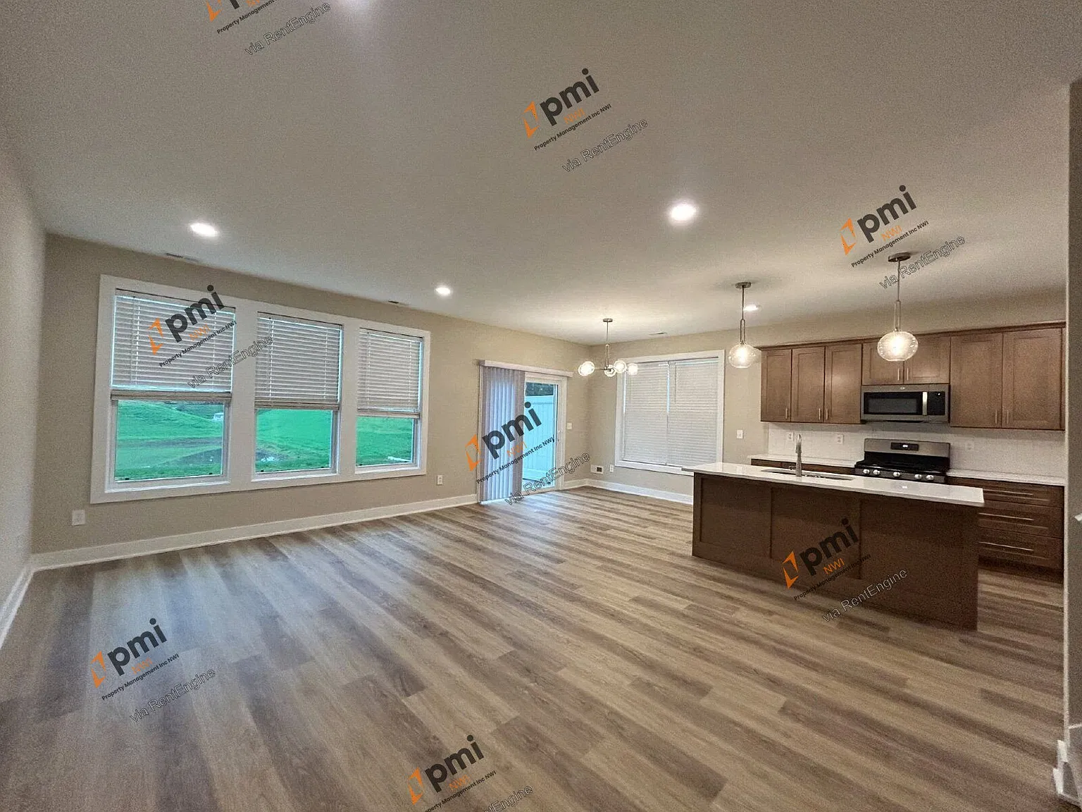 3 bed, 2.5 bath, 1800 sqft, $2,750 — Photo 3