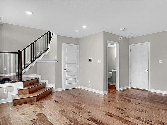 2nd image of 11558 Fulham St
