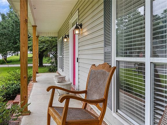 3rd image of 11641 Ensley Ave
