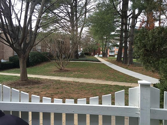4th image of 1971 Kennedy Dr