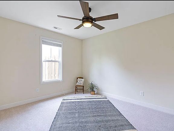 4th image of 107 Holly Tree Ln