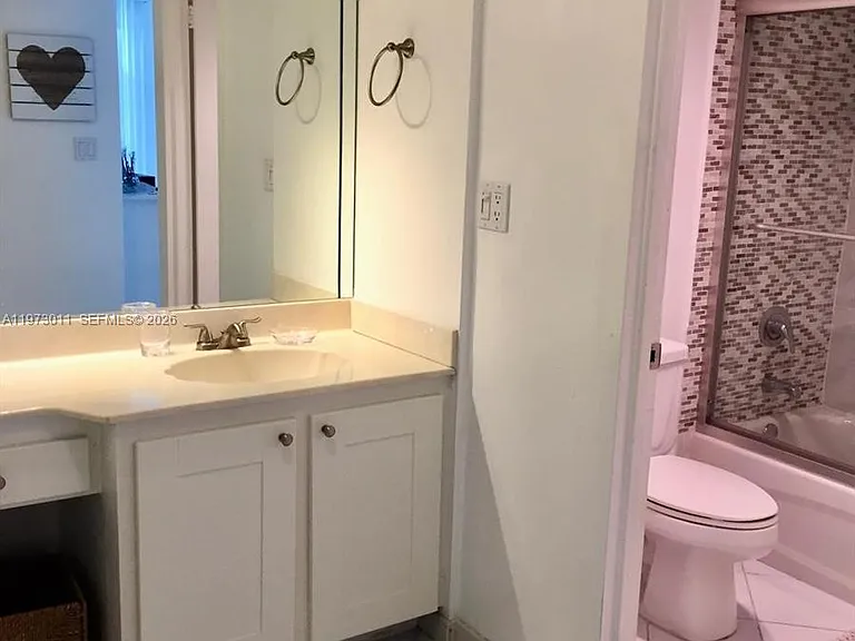 100 Bayview Dr #516 — Photo 5