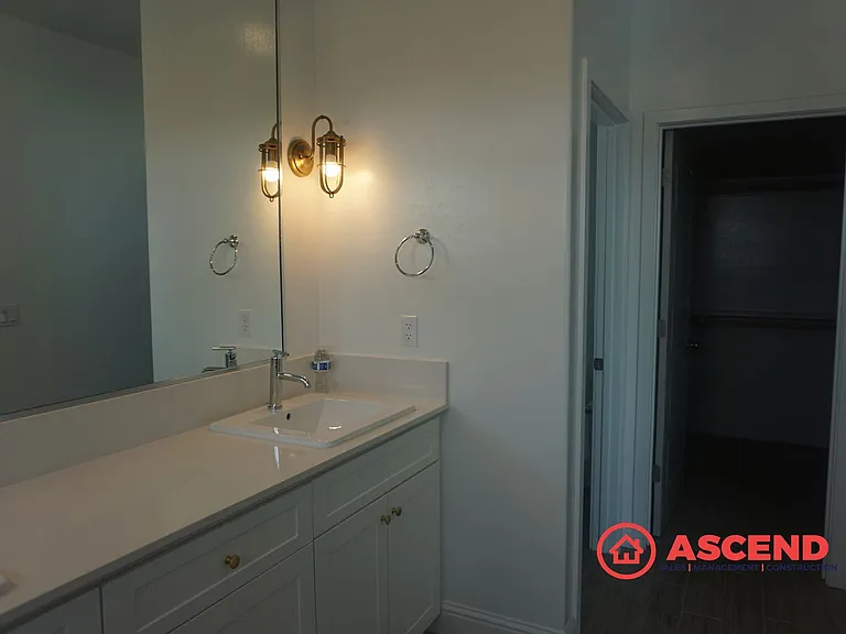 3301 Twin Knolls Ln — Photo 12