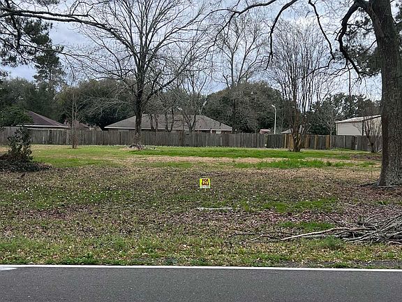 2nd image of 1554 Rollins Rd