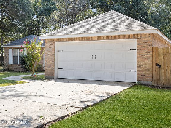 3rd image of 6324 Anela Dr