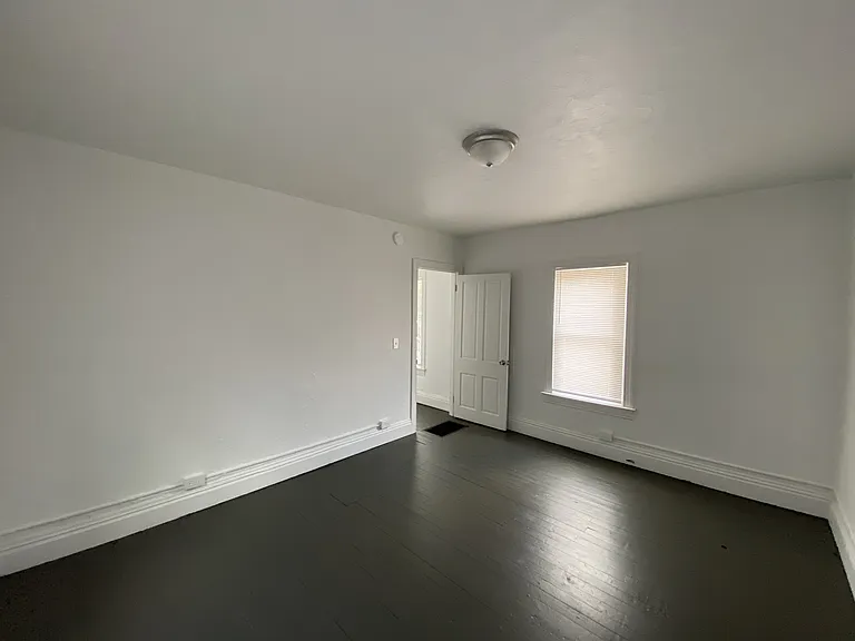 124 Cedar St — Photo 3