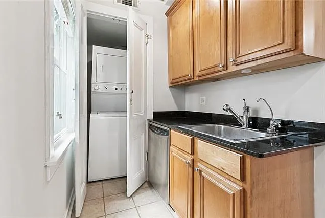 2222 Carondelet St #D — Photo 7
