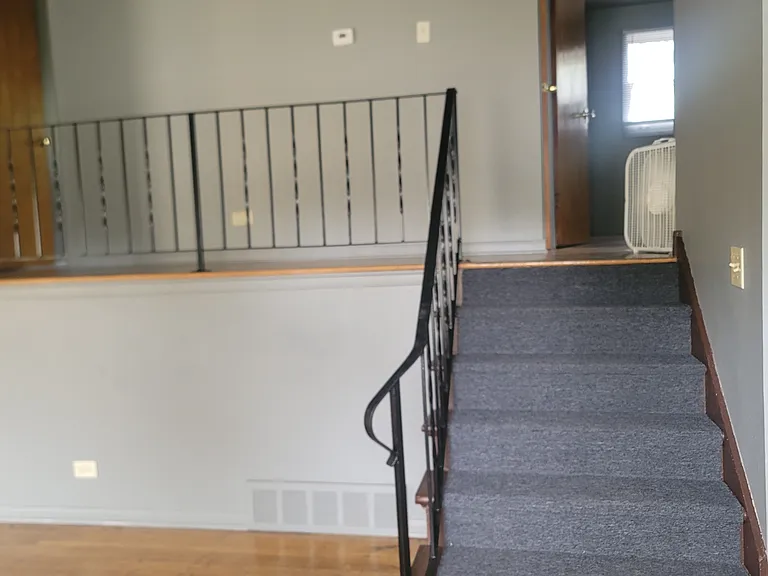 551 W 16th Pl — Photo 9