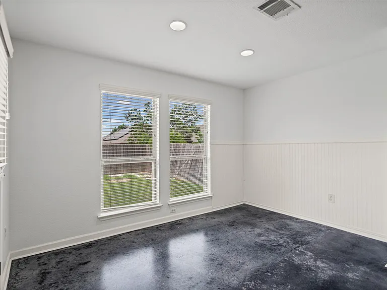 15105 Verela Dr — Photo 7