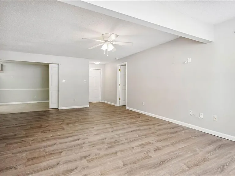 6362 Wedgeview Ct — Photo 3