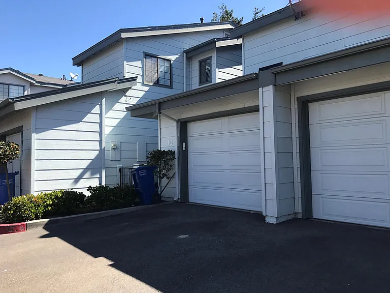 2225 Exposition Dr #10 — Photo 2
