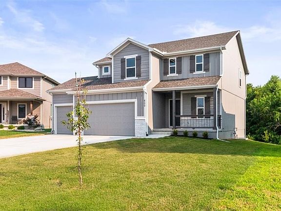 4th image of 600 SW Valley Dr