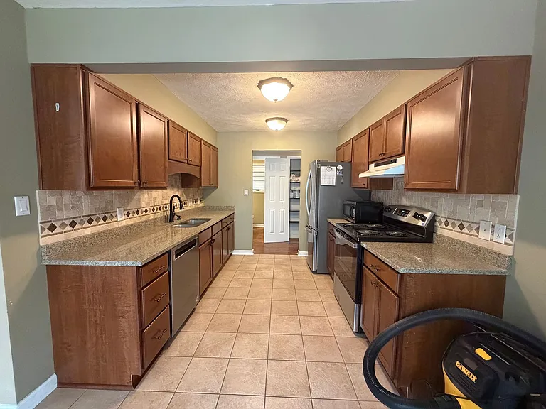 332 Quail Holw — Photo 17