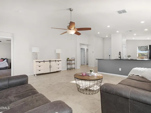 800 W LOWELL Drive, San Tan Valley, AZ 85140