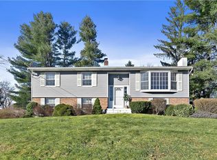 26 Trout Pl, Mahopac, NY 10541
