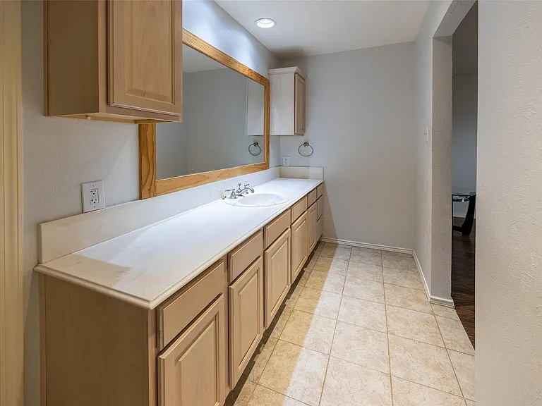 1512 Jabbet Dr — Photo 7