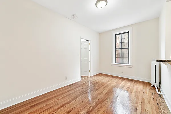 Rented by MNS | media 8