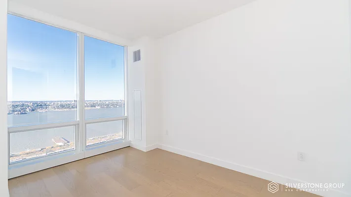 Rented by Silverstone Group USA Corp. | media 37