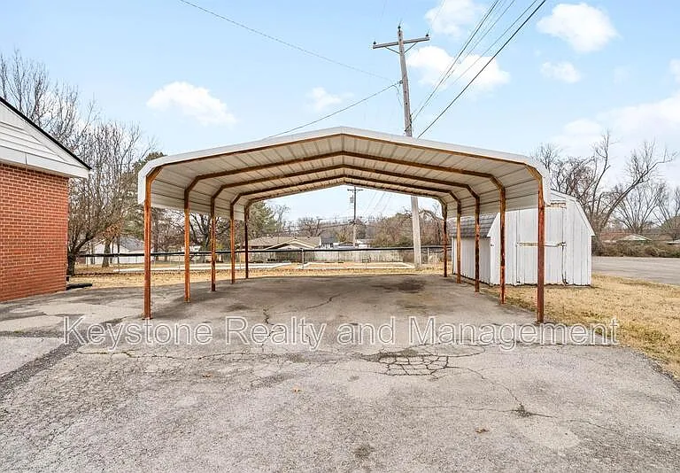 1319 Fort Campbell Blvd — Photo 15