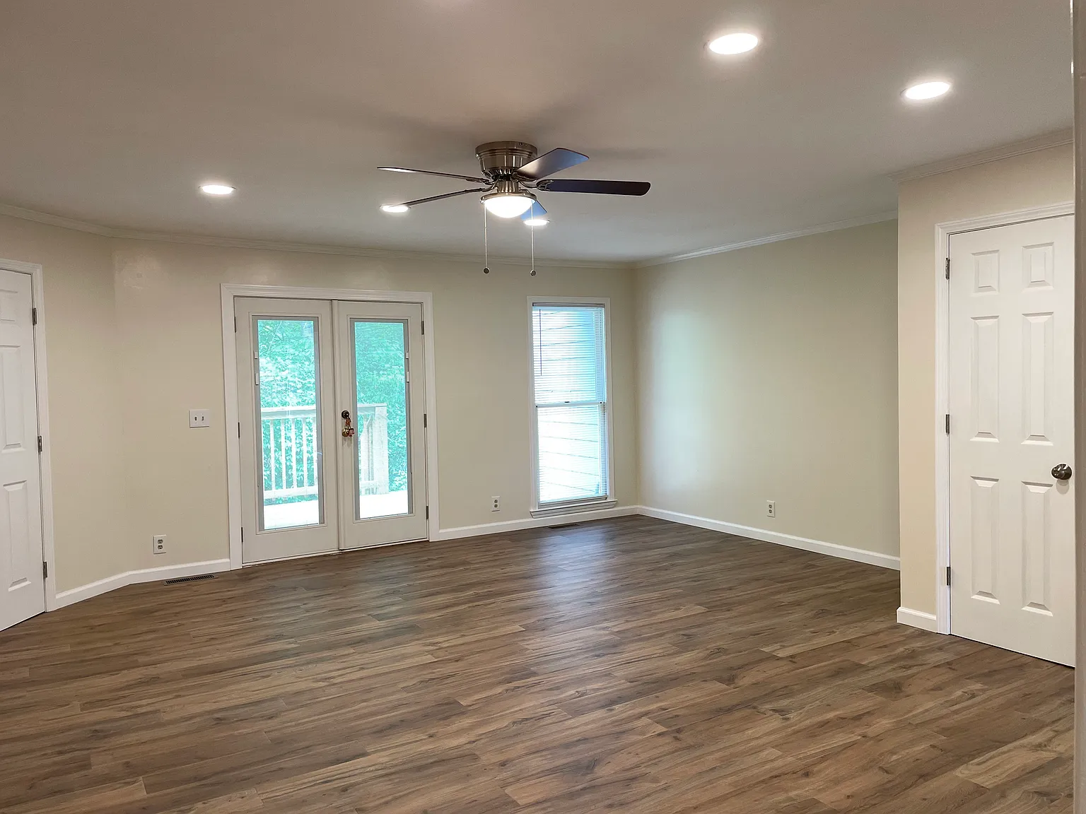 2 bed, 2.5 bath, 1364 sqft, $1,800 — Photo 1