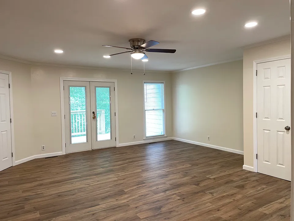 306 Leisure Ct #306