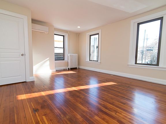 3rd image of 317 W 2nd St Floor 2