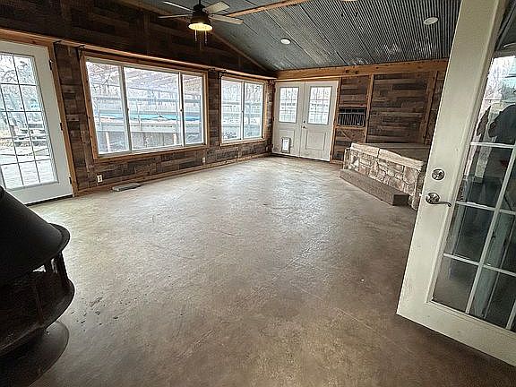 4th image of 4849 NW Haven Rd