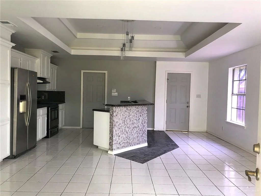 3 bed, 2.0 bath, 1130 sqft, $1,675 — Photo 4