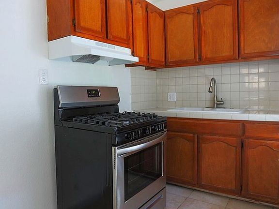 3rd image of 326 Mar Vista Ave APT C