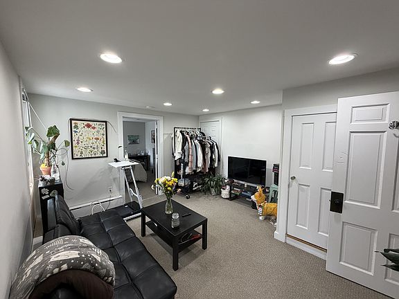 3rd image of 14 Brick Walk Ln Floor 2