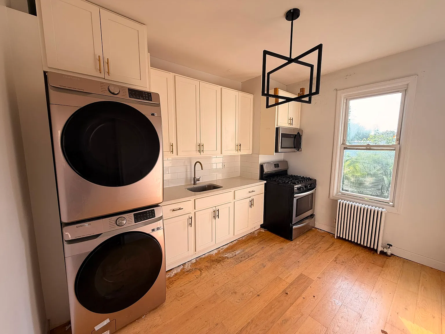 201 Olean Ave — Photo 1