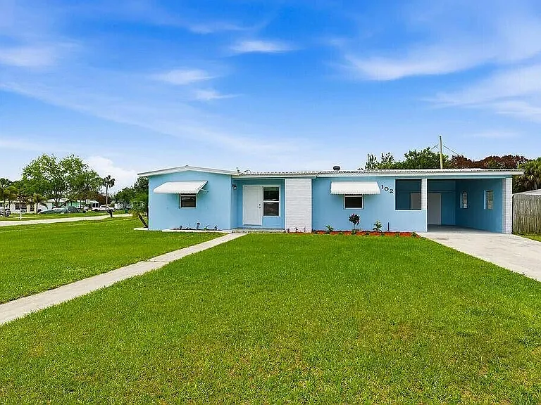 102 SE El Sito Ct — Photo 3
